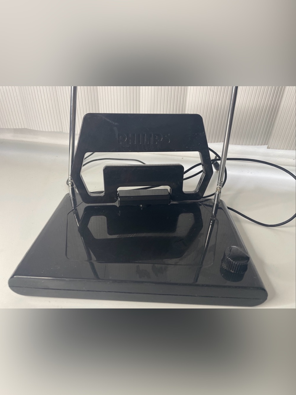 Philips Glossy Black TV Antenna Base with Telescoping Rods